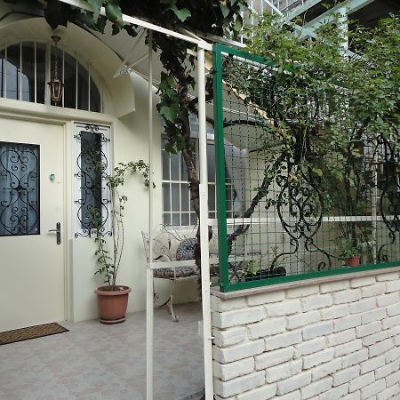 Art House Petunia Apartment Tbilisi Exterior photo