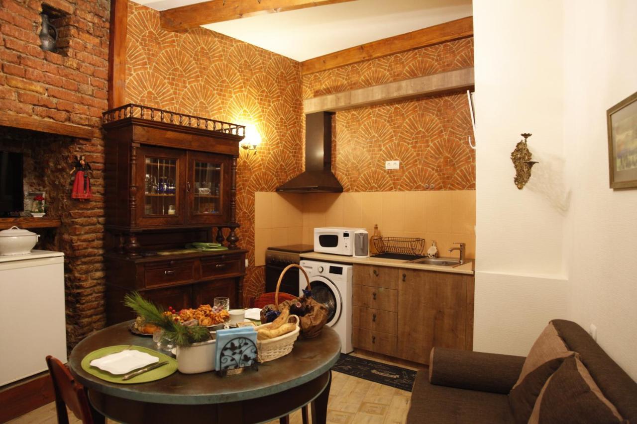 Art House Petunia Apartment Tbilisi Exterior photo